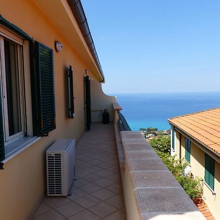 Chic Apartment In Parghelia Italy Eksteriør bilde