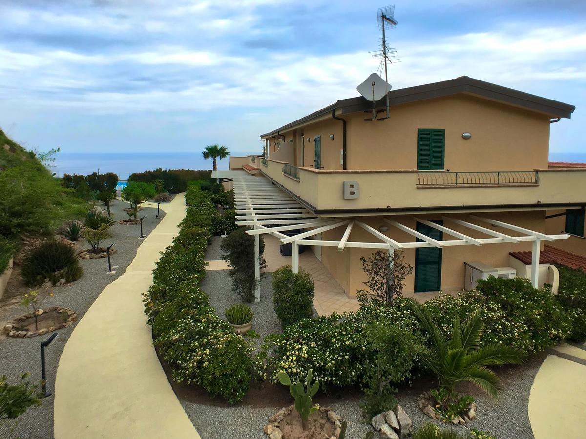 Chic Apartment In Parghelia Italy Eksteriør bilde
